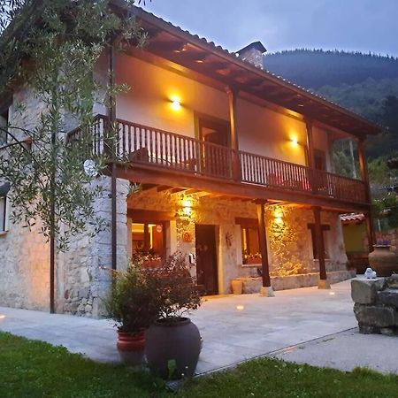 El Papu Colorau Villa Onís Eksteriør bilde