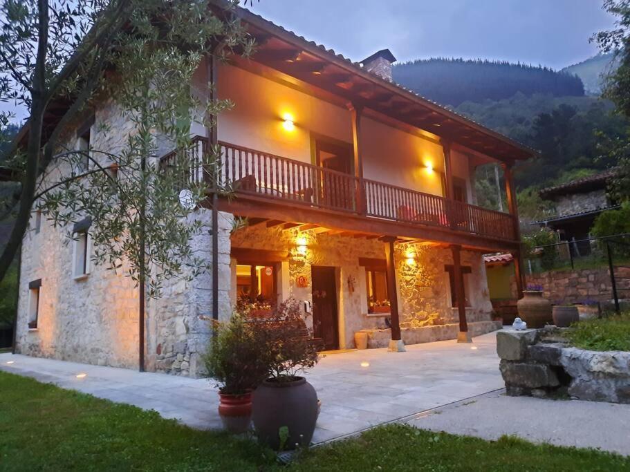 El Papu Colorau Villa Onís Eksteriør bilde
